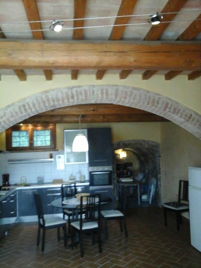 Casa Agostini Apartment Lari Exterior photo